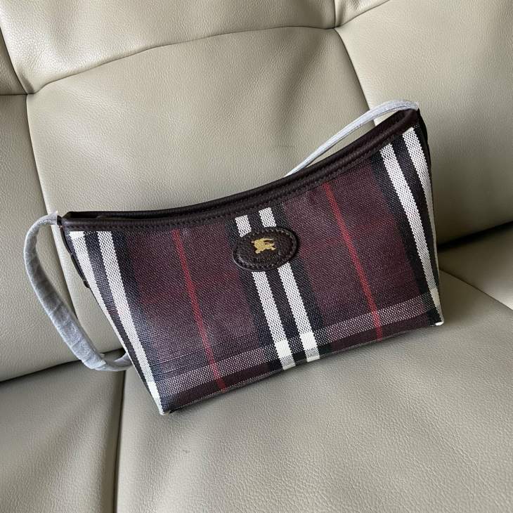 Picture of Burberry Handbags _SKUfw236181614fw